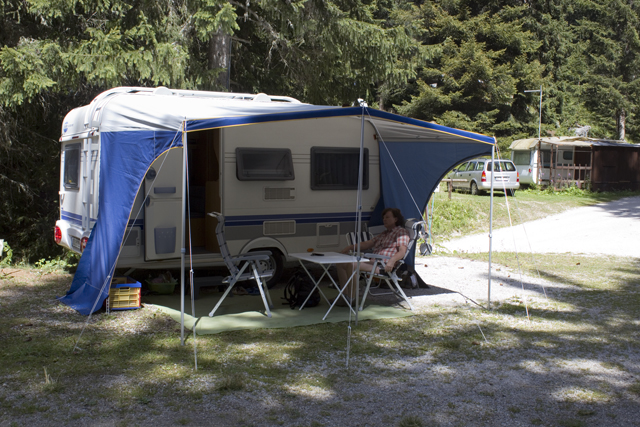 2011-08-21_11-13-10 cadore.jpg - Unser Stellplatz auf dem Camping Cadore